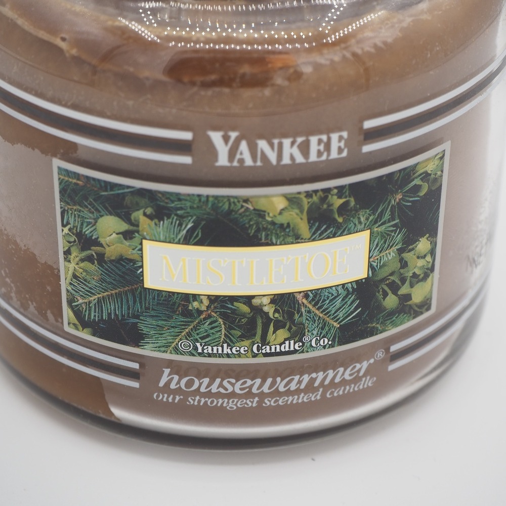 New Vintage Yankee Candle Mistletoe Housewarmer 14.5 oz‎ Black Band Rare Retired